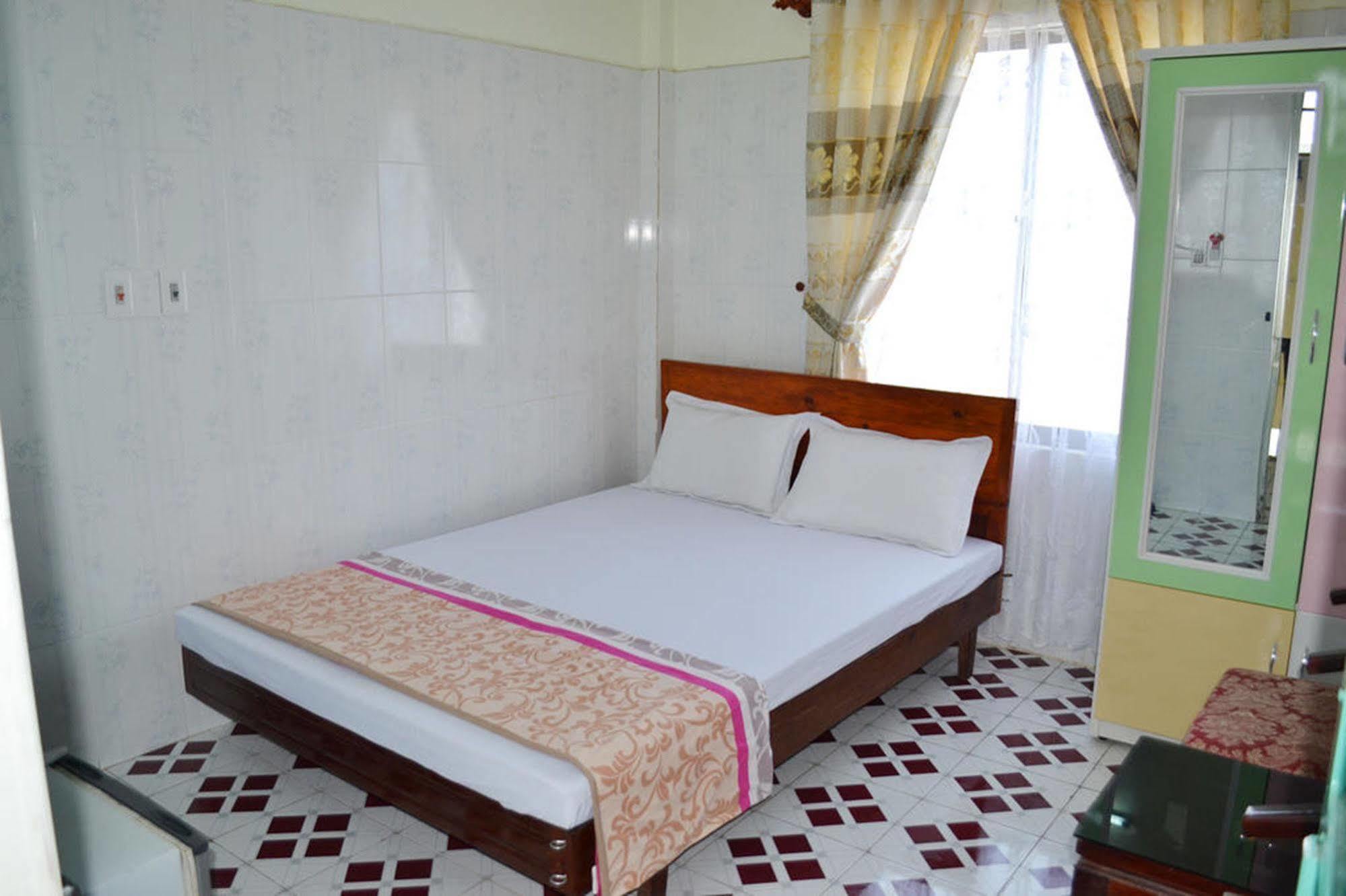 Anh Linh 1 Hotel Dong Hoi Dış mekan fotoğraf