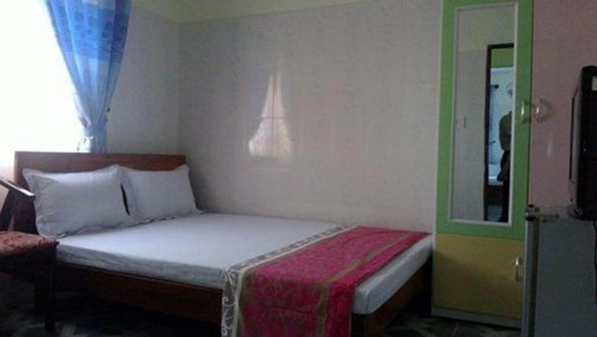 Anh Linh 1 Hotel Dong Hoi Dış mekan fotoğraf