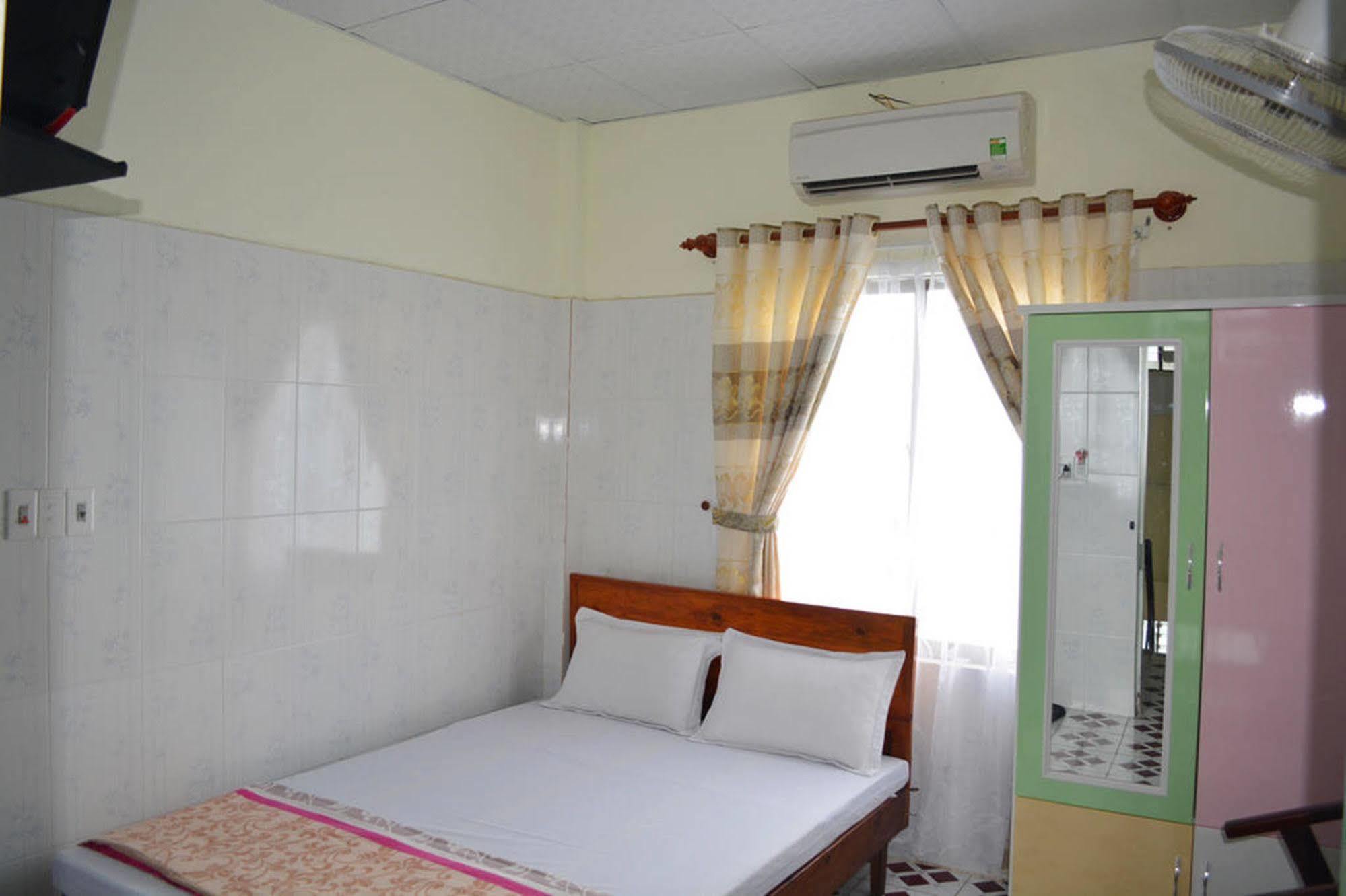 Anh Linh 1 Hotel Dong Hoi Dış mekan fotoğraf