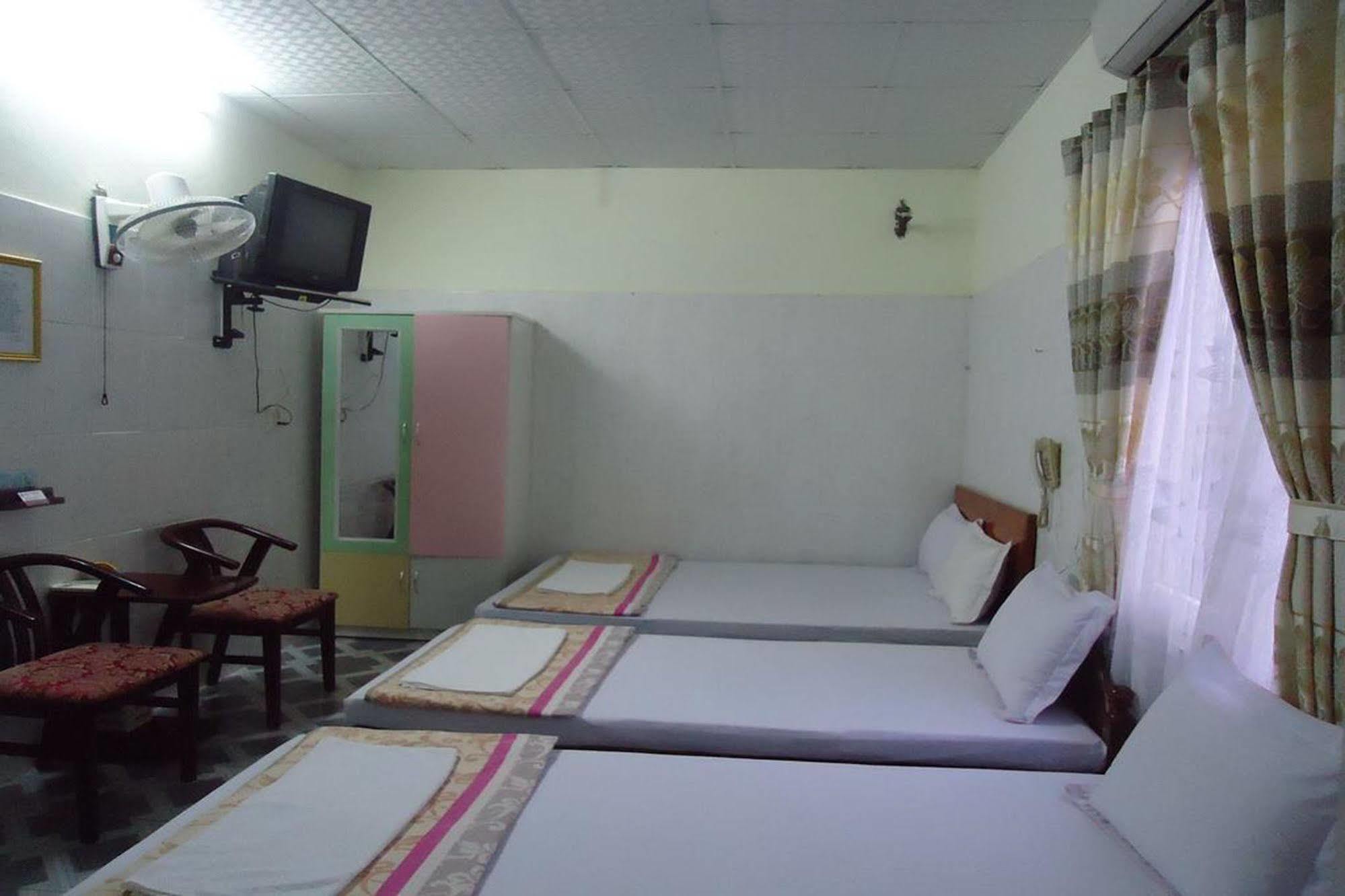 Anh Linh 1 Hotel Dong Hoi Dış mekan fotoğraf
